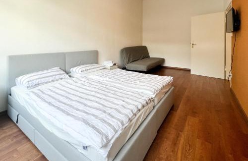 Karlsruhe City Centre Apartment | Central Location with Family-Friendly Amenities Await You