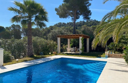 Capdepera Apartment | Serene Retreat with Saltwater Pool Near the Ocean