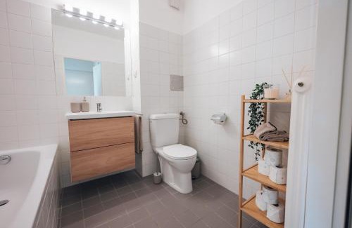 Oberdobling Apartment | Charming Studio with Private Garden Awaits Your Arrival