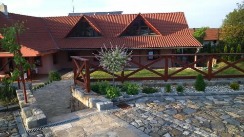 Bezmerov Hotel | Discover Bezměrovský dvůr Kroměříž: Family-Friendly Stay