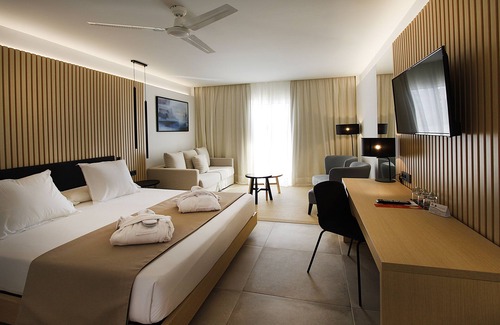 Playa de Palma Hotel | Relax at BG Hotel Caballero: 4-Star Retreat with Spa & Pool