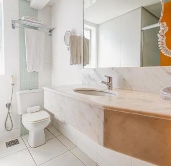 Liberdade Hotel | Relax at BH Jaraguá Hotel: Family-Friendly with Pool