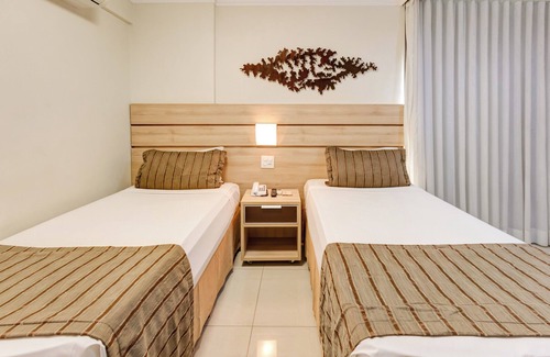 Liberdade Hotel | Welcoming BH Jaraguá Hotel: Family-Friendly with Pool & Spa