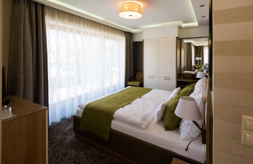 Debrecen Hotel | Discover BH Kristály: Spa Retreat with Top Guest Ratings