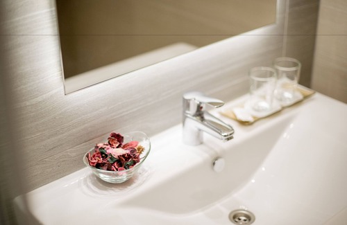Debrecen Hotel | Discover BH Kristály: Spa Retreat with Top Guest Ratings