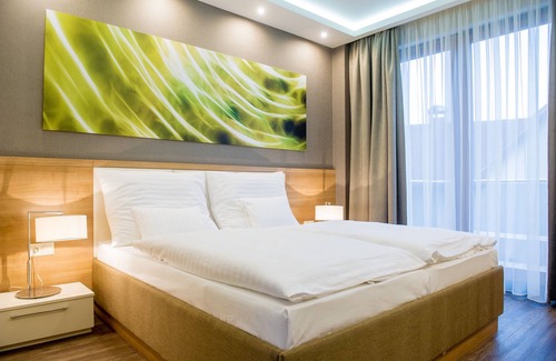 Debrecen Hotel | Discover BH Kristály: Spa Retreat with Top Guest Ratings
