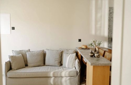 Atsitsa Apartment | BH250 - C - Suite Skiros