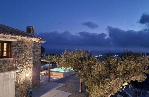 Vizari Villa | Relaxing Villa Rethymno: Pet-Friendly with Ocean Views