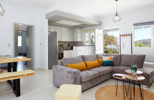 Orne Villa | Villa Rethymno: Pet-Friendly Retreat with Ocean Views