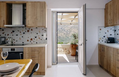 Orne Villa | Villa Rethymno: Family-Friendly Retreat with Ocean Views