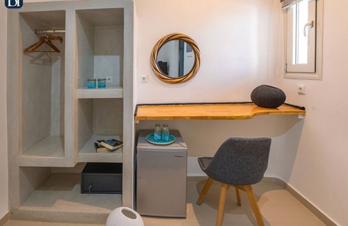 Karterados Apartment | Inviting Suite Santorini: Family-Friendly with Breakfast