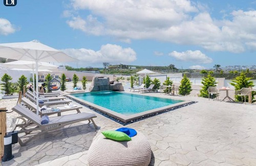 Karterados Apartment | Elegant Suite Santorini: Family-Friendly with Breakfast Included