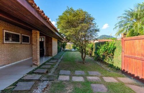 Praia Grande Villa | Inviting Casa Com Piscina: Your Beachfront Retreat Awaits