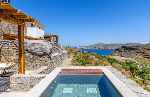 Panormos Apartment | Elegant Suite Mykonos with Ocean View & Spa Amenities