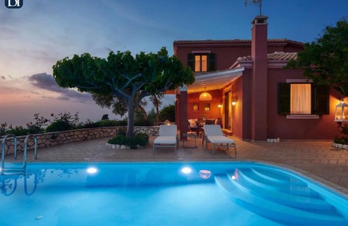 Kavallos Villa | Relax at Villa Lefkada: Family-Friendly & Pet Welcome