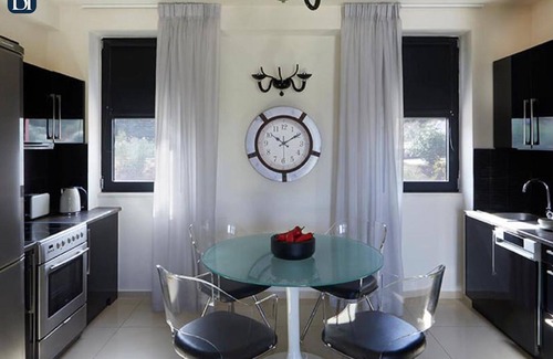 Sivota Villa | Villa Igoumenitsa: Relax with Ocean Views & Spa Amenities