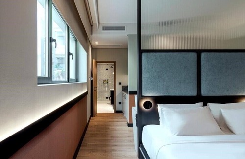 Thessaloniki City Centre Hotel | Family-Friendly BH701 - C Room with Kitchen in Thessaloniki