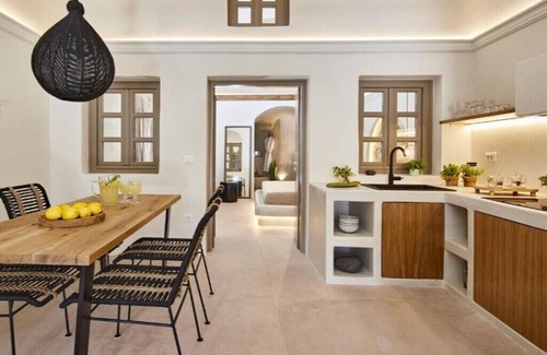 Karterados Apartment | Experience Suite Santorini: Pool, Breakfast & Family-Friendly