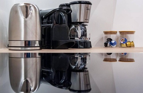 Mets Apartment | Comfortable Apartment in Athens with Kitchen & Breakfast