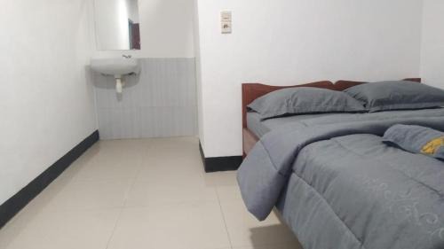 Moni House | Budget-Friendly BHELENA GUEST HOUSE with Family Amenities