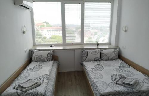 Gabrovo Apartment | Family-Friendly BHN ТОП ЦЕНТЪР СТУДИО with 9/10 Rating