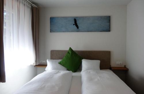 Schonbach Bed & Breakfast | Discover Bhome Gästehaus: Pet-Friendly Oceanfront Retreat