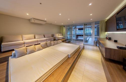 Vila Madalena Apartment | BHomy Mada