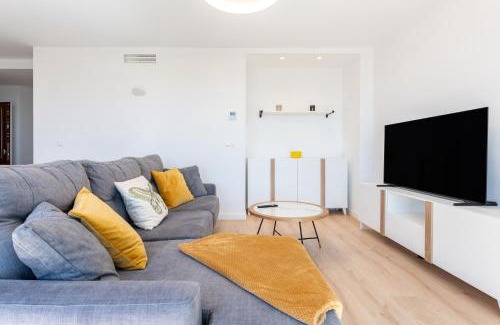 Arroyo de la Miel Apartment | Top-Rated Family Retreat at BHost - Los Carmenes