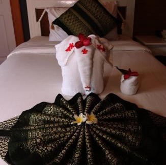 Ko Chang Resort | Inviting Bhumiyama Plus: Oceanfront Bliss with Pool Access