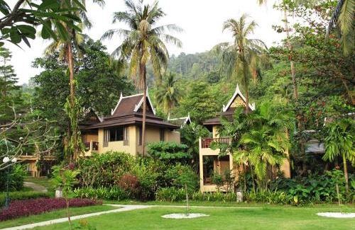 Ko Chang Resort | Inviting Bhumiyama Plus: Oceanfront Bliss with Pool Access
