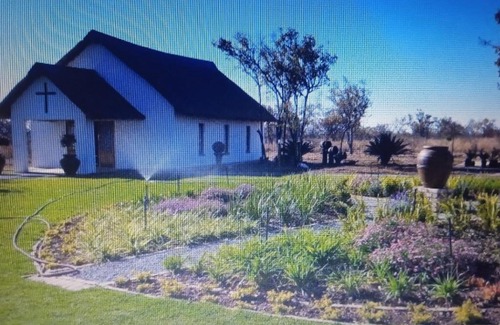 Hammanskraal House | Pet-Friendly Retreat at Bhundhu Rus with Pool Access