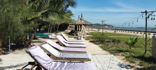 Phan Thiet Resort | Beachfront Biển Ngọc Homstay with Ocean Views & Pool