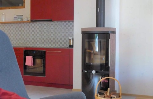 Berguen Apartment | Cozy Holiday Apartment in Bergün for Families and Pets