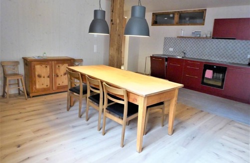 Berguen Apartment | Cozy Holiday Apartment in Bergün for Families and Pets