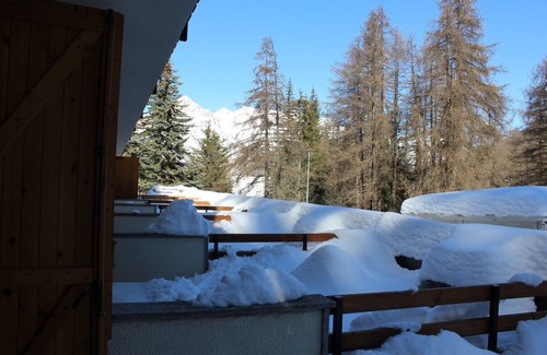 Sauze d'Oulx Apartment | Bianca's Studio: Family-Friendly Retreat Near Ski Slopes