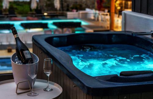 Plintri Hotel | Relax at Bianco a Nero Mykonos - Rated 9/10 with Ocean Views