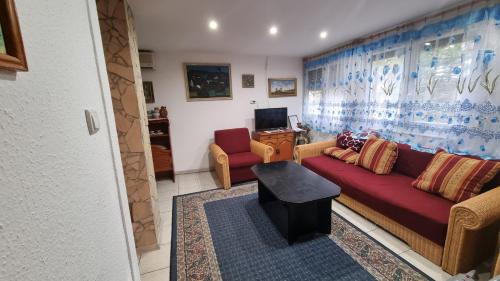 Berekfurdo House | Family-Friendly Bianka Vendégház with Kitchen Amenities