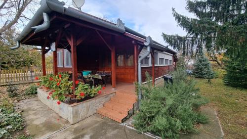 Berekfurdo House | Family-Friendly Bianka Vendégház with Kitchen Amenities