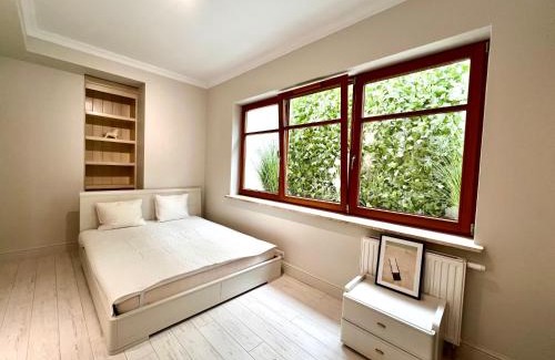 Redlowo Apartment | Pet-Friendly Biarritz Apartment Gdynia for Family Getaways