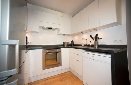 Biarritz City Centre Apartment | Charming Biarritz Cottage Steps from the Beach with Ocean View