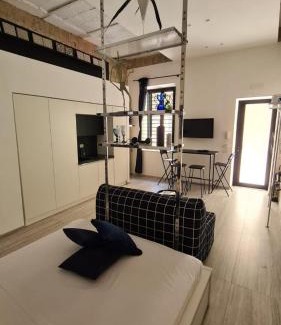 Mergellina Apartment | Elegant BICE MERGELLINA LOFT: 4-Star Family-Friendly Retreat