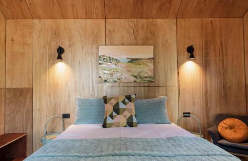 Bicheno House | Inviting Bicheno Garden Cottages: Rated 9/10 & Family-Friendly