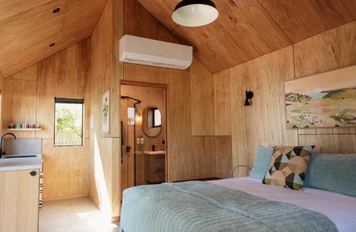 Bicheno House | Inviting Bicheno Garden Cottages: Rated 9/10 & Family-Friendly