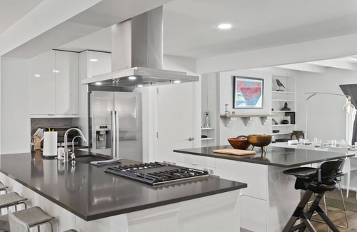 Arcadia Lite Apartment | Relax at Bichitos Playground: Heated Pool & Spa Retreat