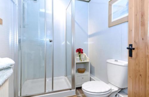 Scarborough House | Pet-Friendly Bickley School Annexe with 9.6/10 Guest Rating