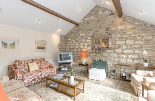 Scarborough House | Pet-Friendly Bickley School Annexe with 9.6/10 Guest Rating