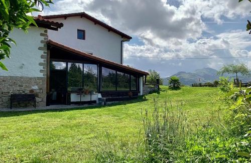 Urnieta House | Experience Bidegurutzeta Landetxea: Pet-Friendly Retreat