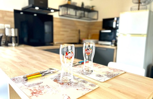 Sainte-Clotilde Centre Apartment | Discover La Goélette: Rated 10/10 with Spa & Hot Tub