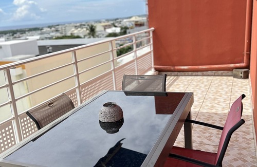 Sainte-Clotilde Centre Apartment | Discover La Goélette: Rated 10/10 with Spa & Hot Tub