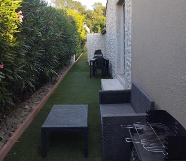 Saint-Etienne-du-Gres Apartment | Discover Comfort at Bienvenue au Pied des Alpilles